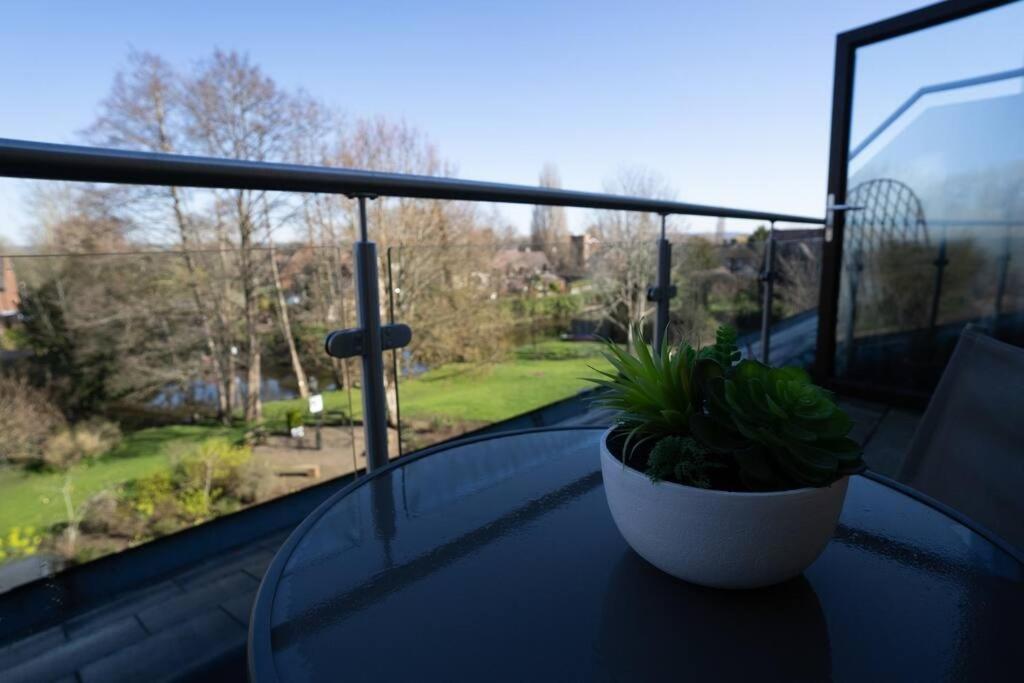 Surrey Hills Escape: Riverside Walks & Quick Links Godalming Eksteriør billede